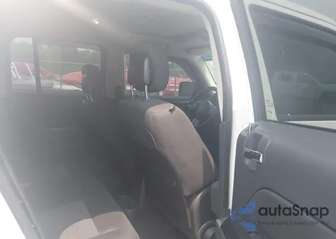 2013 Jeep Patriot Latitude z USA, uszkodzony, nr VIN 1C4NJRFB0DD192230